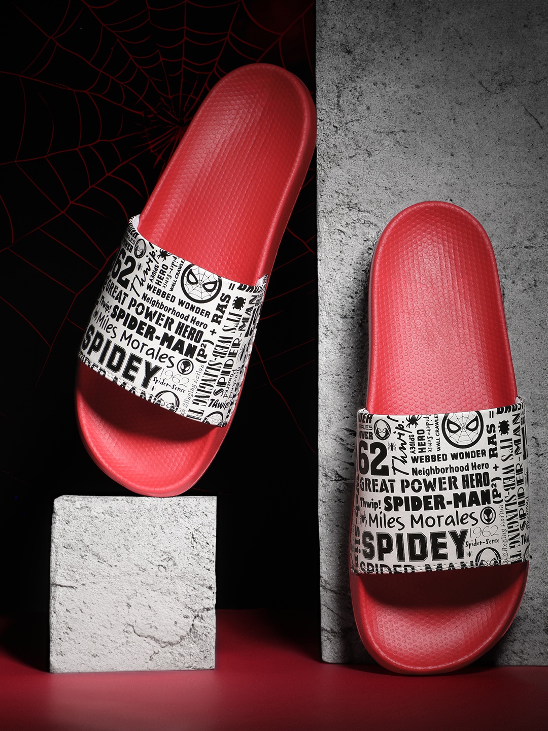 

MARVEL STREET Men Spider-Man Printed Sliders, Red