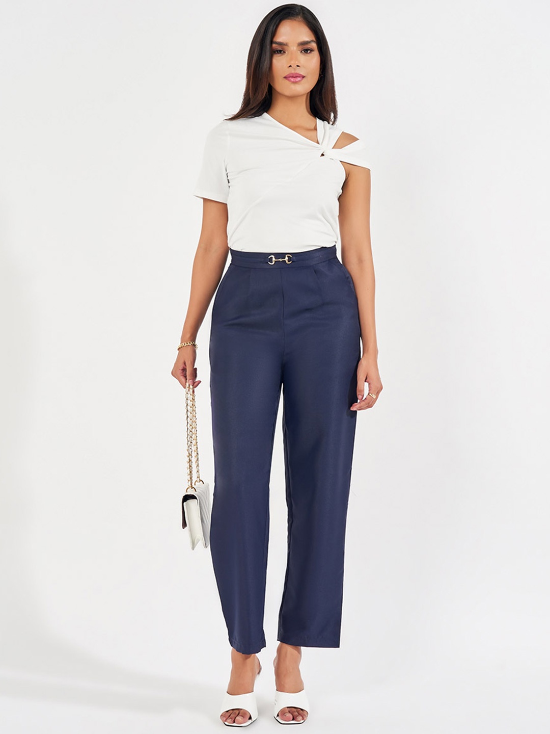 

Styli Women Solid High Rise Straight Leg Pants with Metal Accent, Navy blue