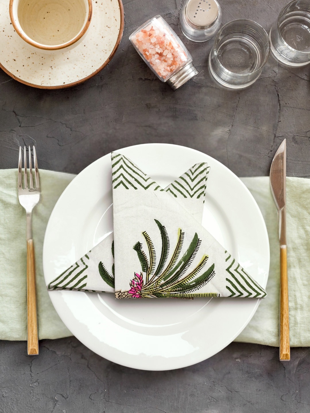 

LIVING ROOTS White & Green 6 Pieces Tropical Printed Cotton Table Napkins