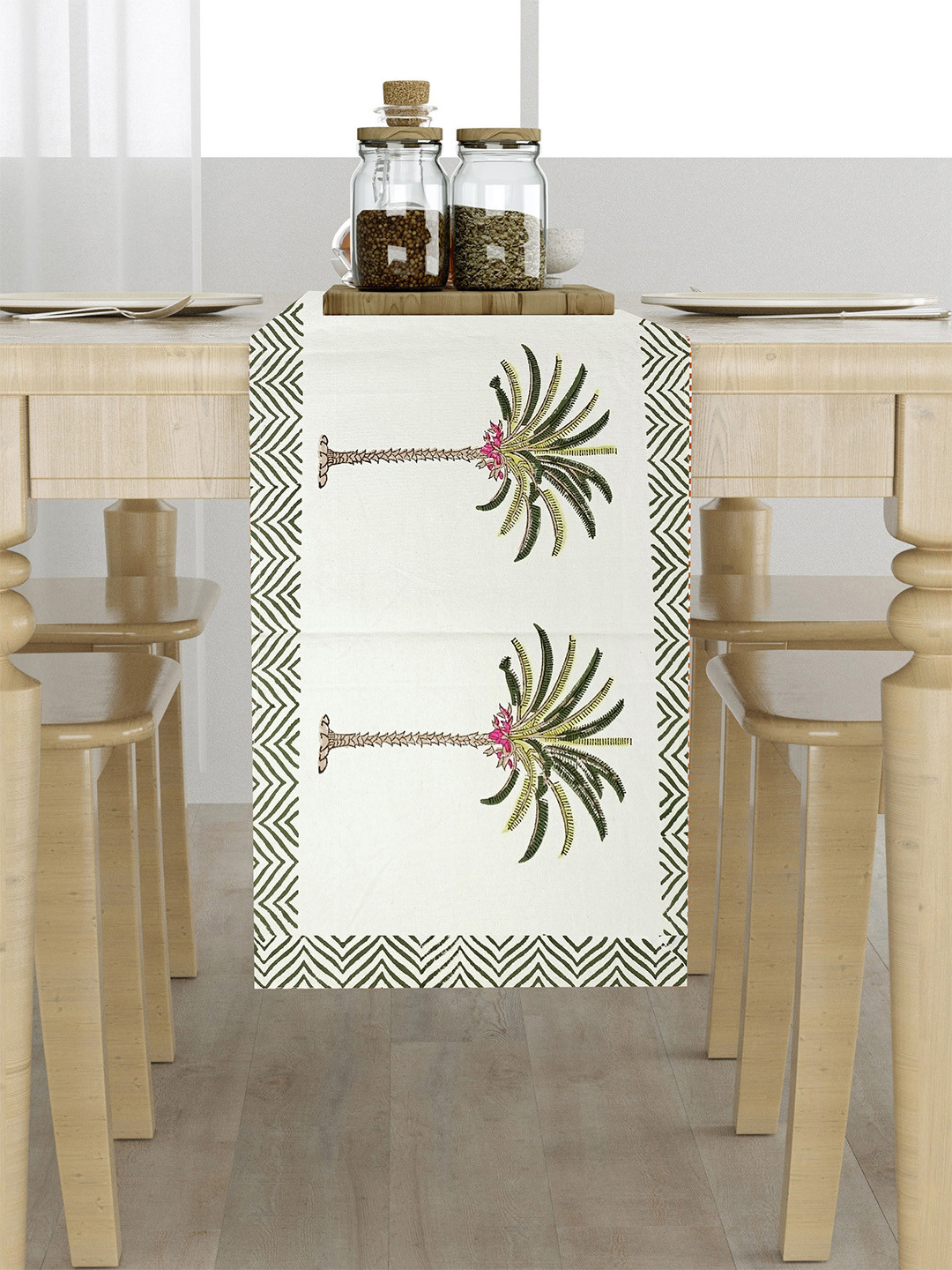 

LIVING ROOTS Green & White Tropical Printed Cotton Table Runner