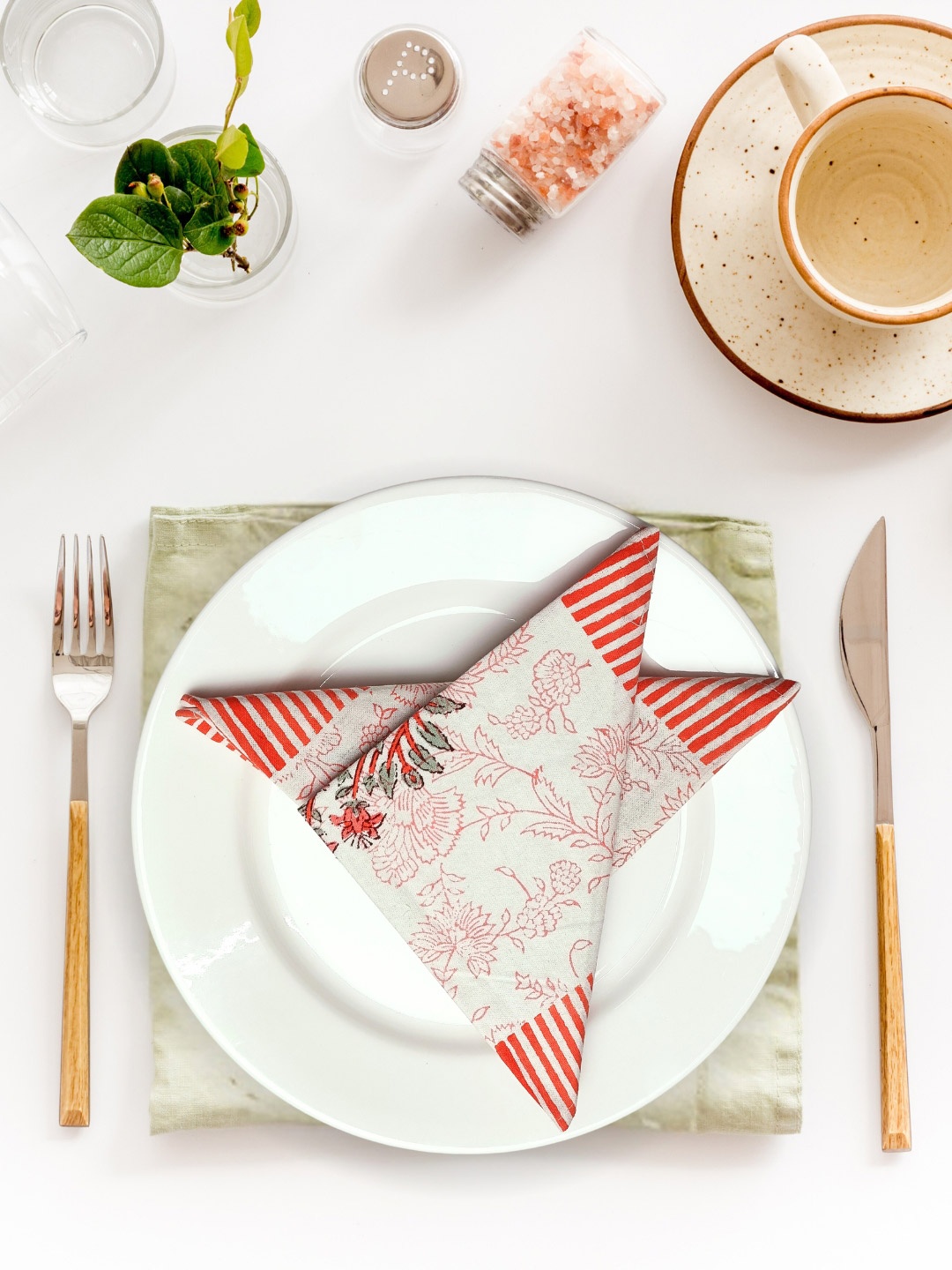 

LIVING ROOTS White & Pink 6 Pieces Floral Printed Cotton Table Napkins
