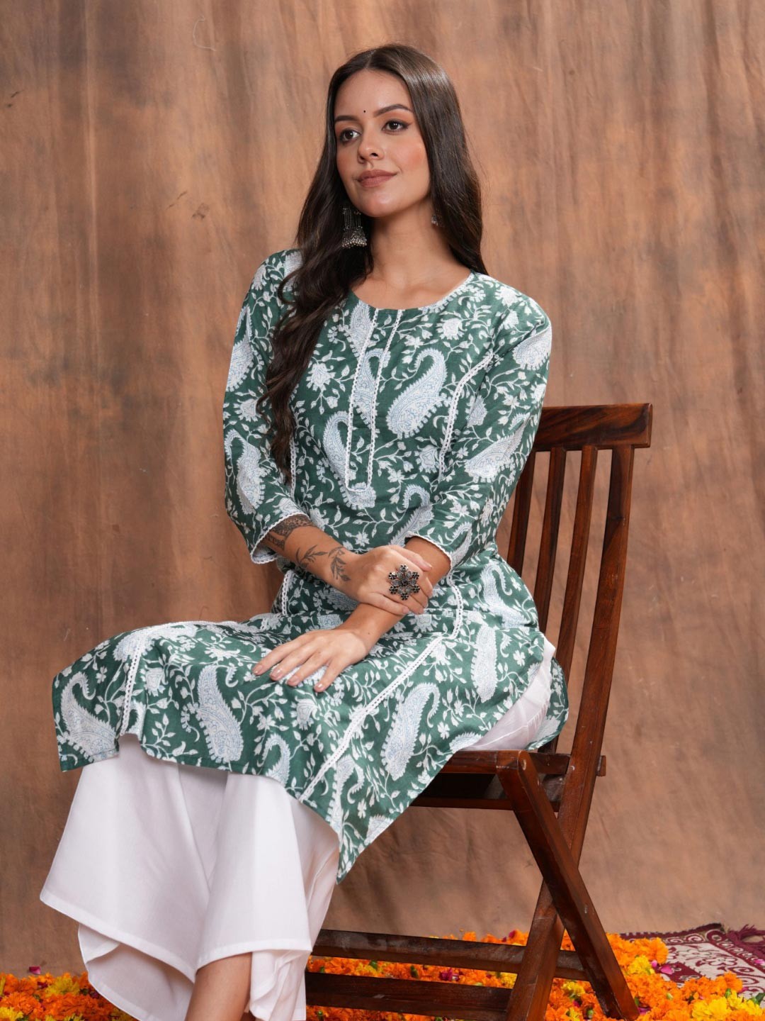 

SHIONS Ethnic Motifs Printed Cotton Straight Kurta, Green