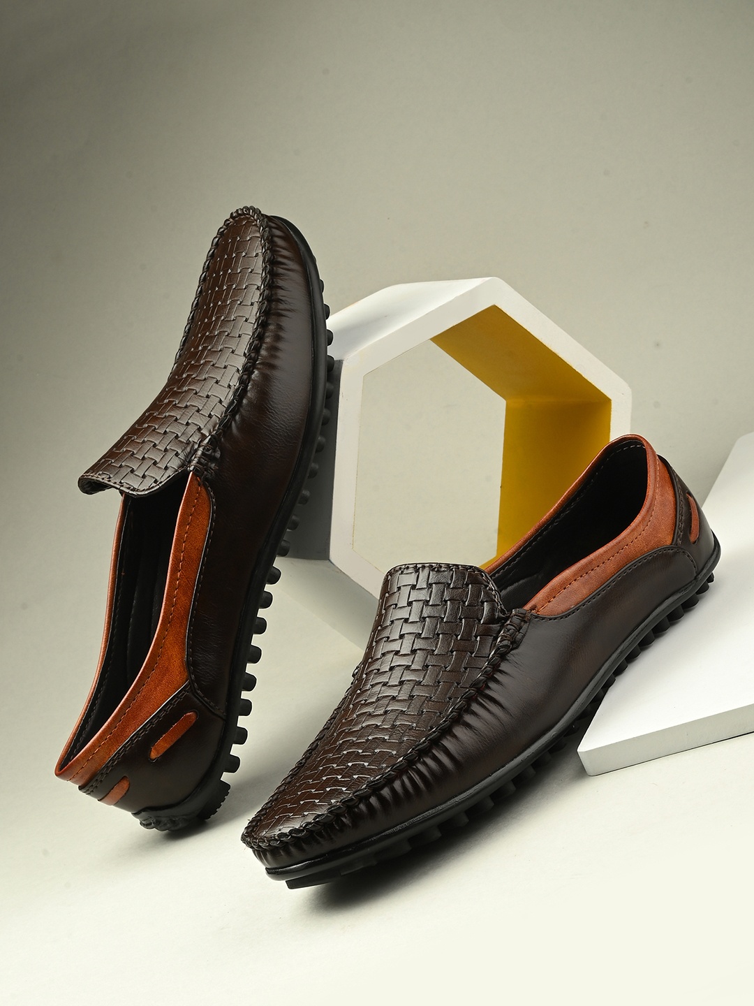 

SERVER Men Woven Design Slip-On Sneakers, Brown