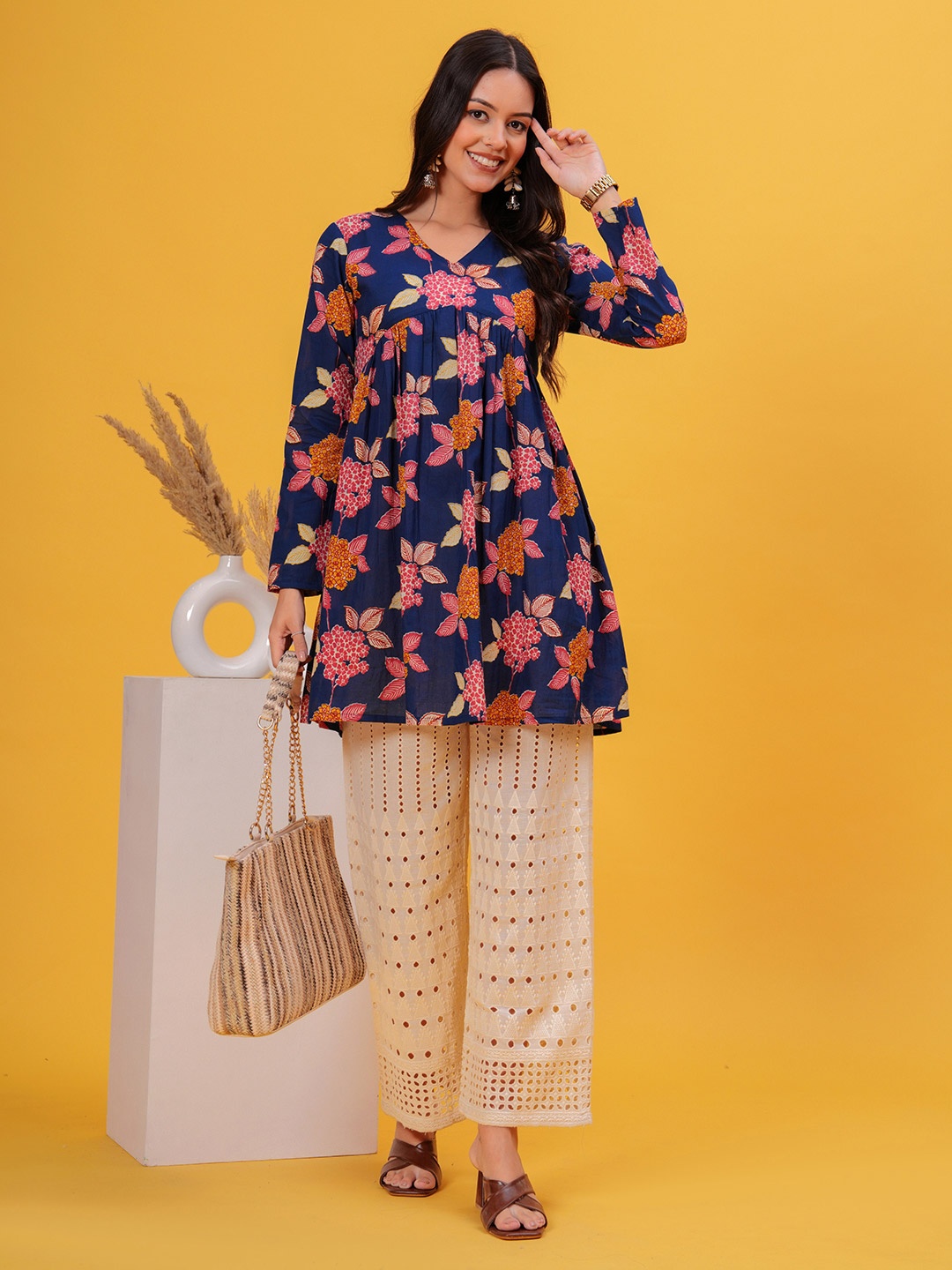 

SHIONS Floral Printed V-Neck Pure Cotton Kurti, Blue