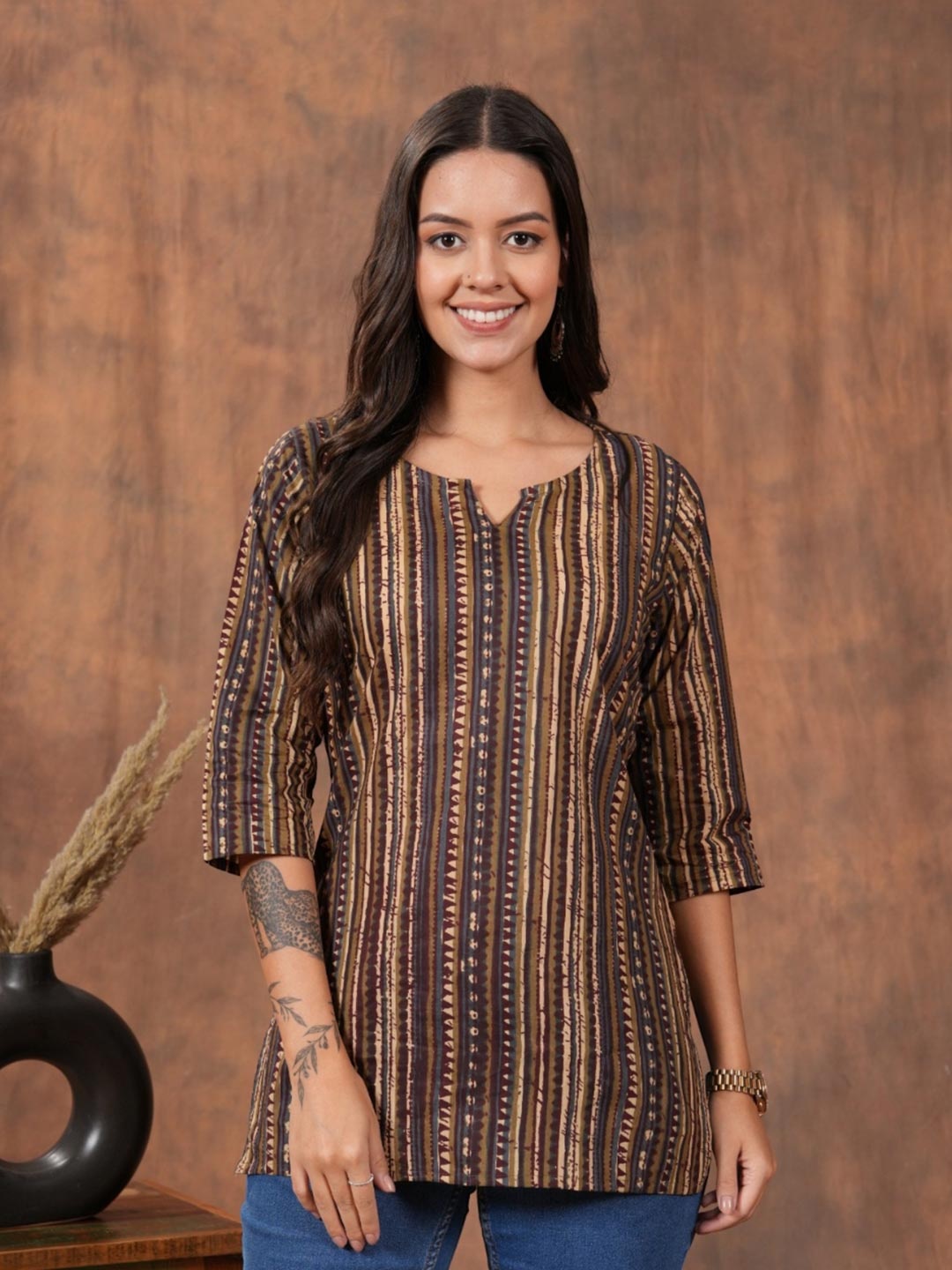 

SHIONS Women Printed Pure Cotton Kurti, Brown