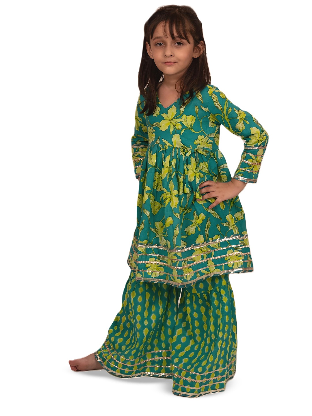 

Sangria Girls Floral Printed Pure Cotton Blooming Bunch Kurta With Sharara, Green