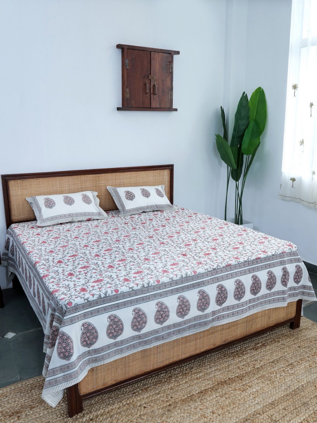 Plarsh Comfort White & Pink Pure Cotton 240 TC Floral King Bedsheet with 2 Pillow Covers