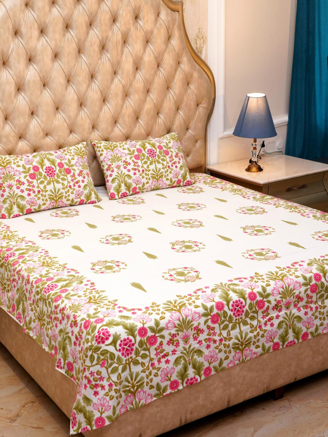 

Plarsh Comfort White & Pink Floral Pure Cotton 240 TC King Bedsheet with 2 Pillow Covers