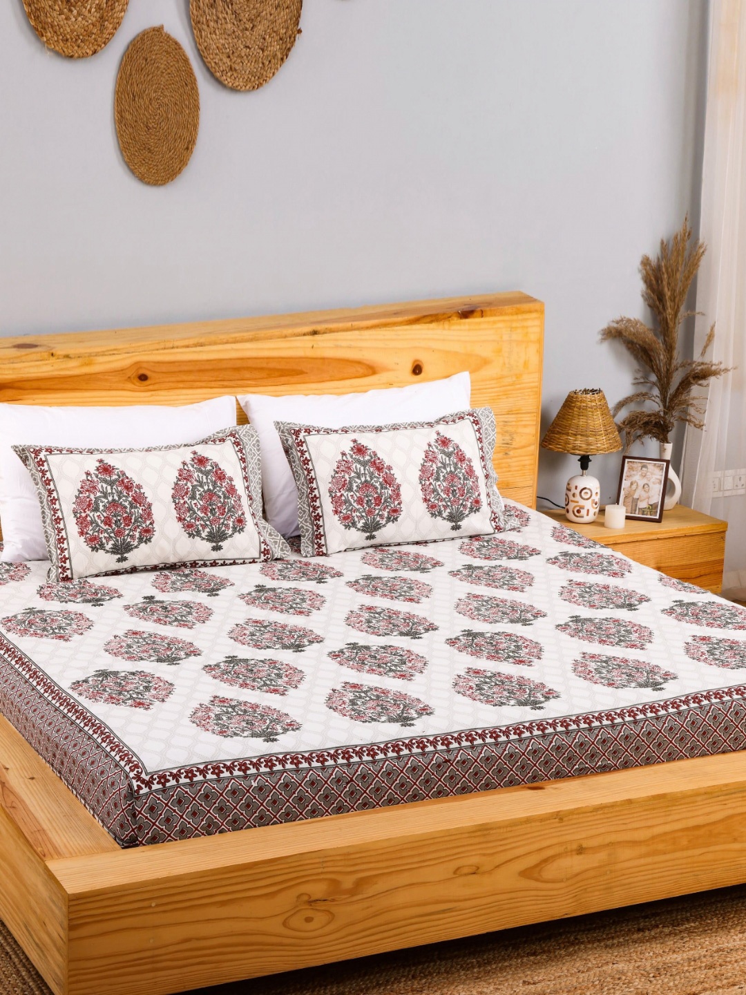 Plarsh Comfort White & Red Floral Pure Cotton 240 TC King Bedsheet with 2 Pillow Covers