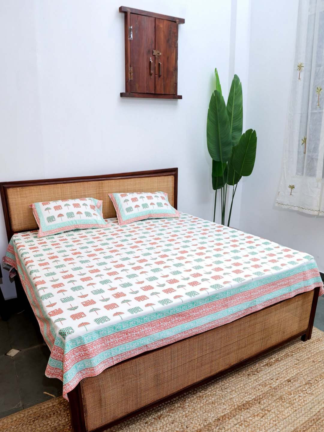 

Plarsh Comfort White & Blue Floral Pure Cotton 300 TC King Bedsheet with 2 Pillow Covers