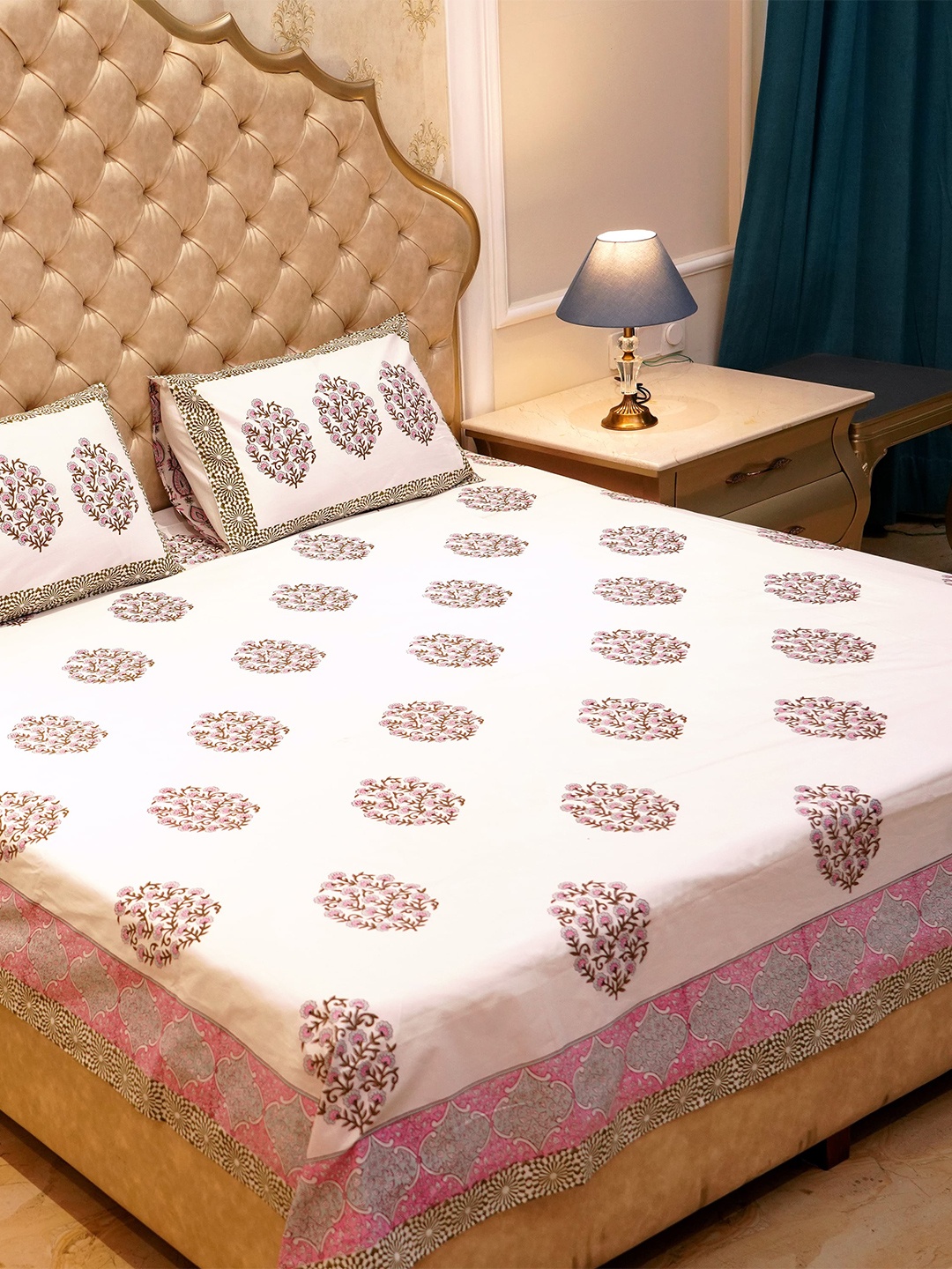 Plarsh Comfort White & Red Floral Percale 400 TC King Bedsheet with 2 Pillow Covers