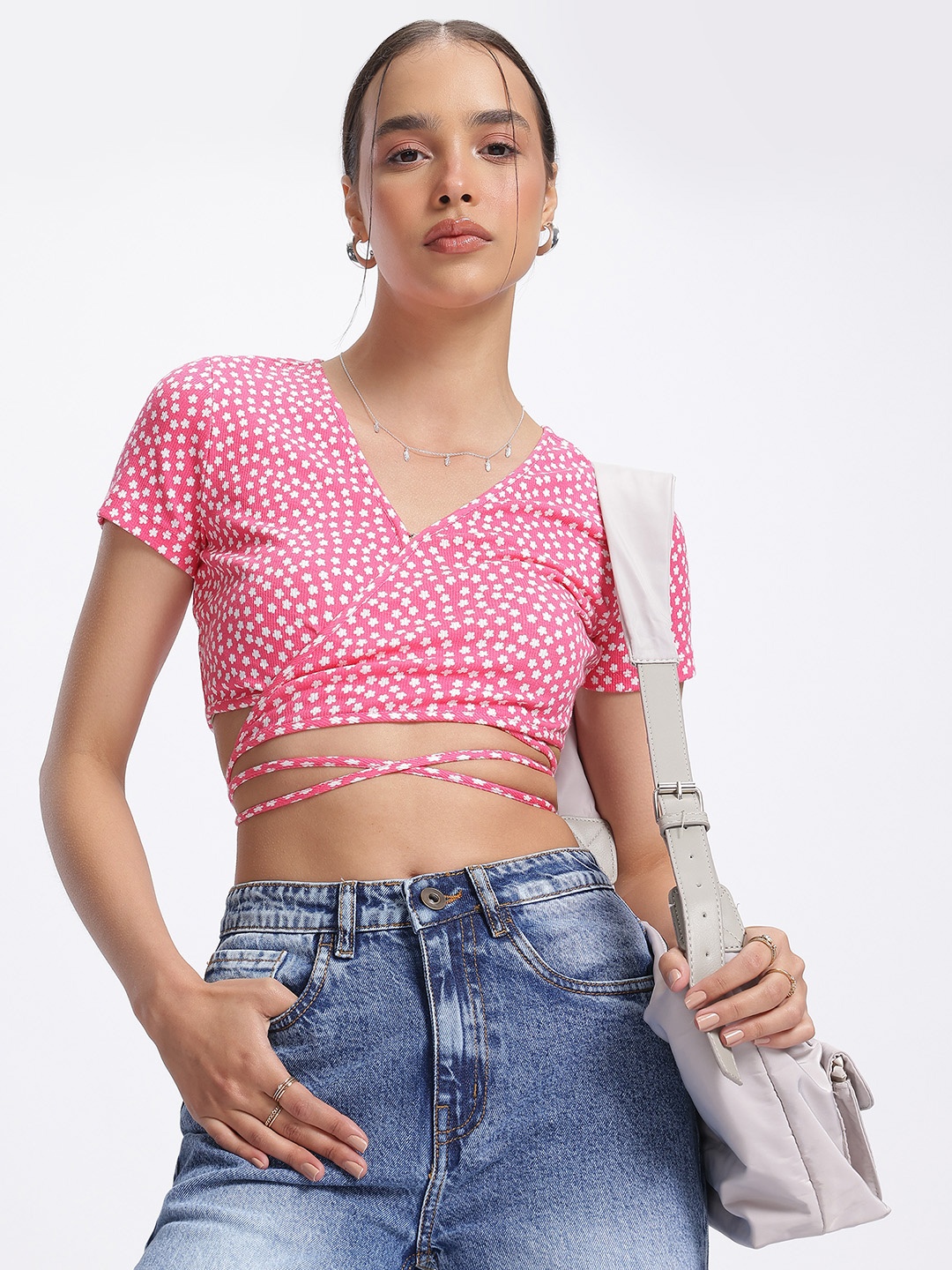 

DressBerry Ditsy Flower Prints Ribbed Tie-Up Detail Front-Open Crop Wrap Top, Pink