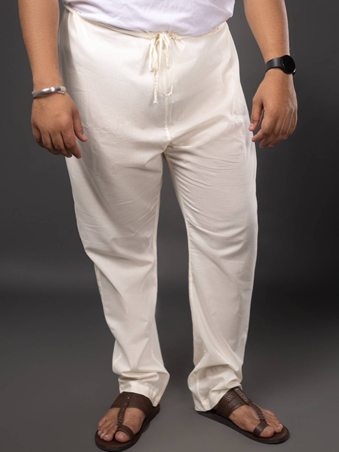 

Sizeupp Men Cotton Mid-Rise Pyjamas, White