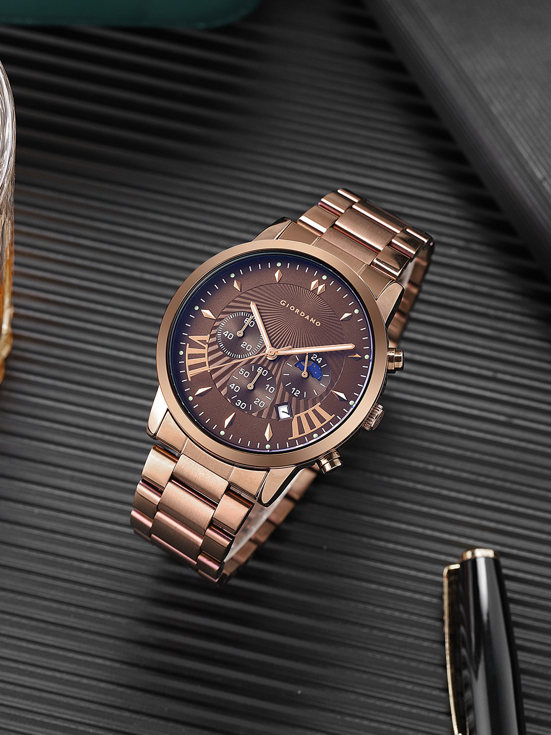 

GIORDANO Men Dial & Stainless Steel Bracelet Style Straps Analogue Watch GZ-50056-44A, Brown