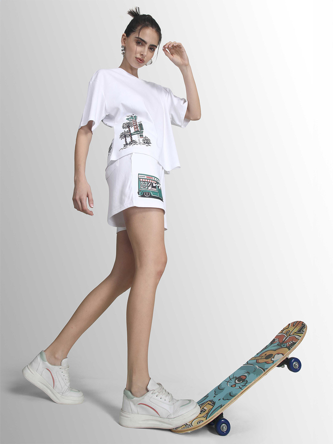 

Bene Kleed Women Loose Fit Shorts, White