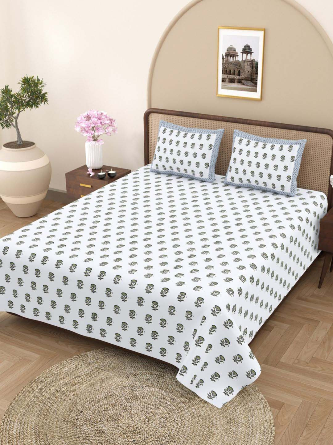 

Plarsh Comfort White & Blue Floral Pure Cotton 180 TC King Bedsheet with 2 Pillow Covers