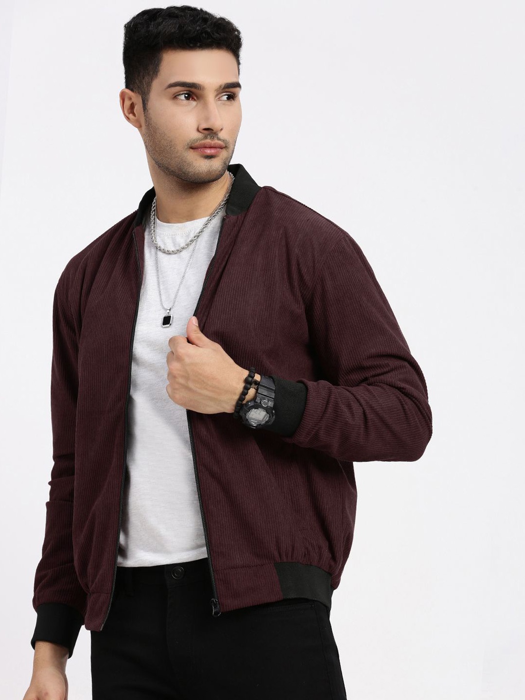 

SHOWOFF Men Mandarin Collar Colourblocked Corduroy Bomber Jacket, Burgundy