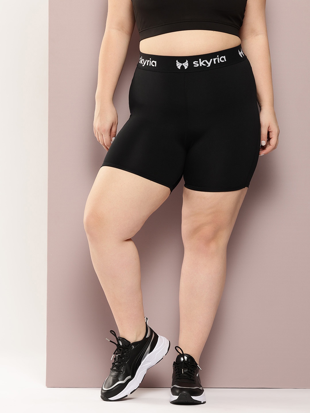 

skyria Plus Size Slim Fit High-Rise Training Sports Shorts, Black