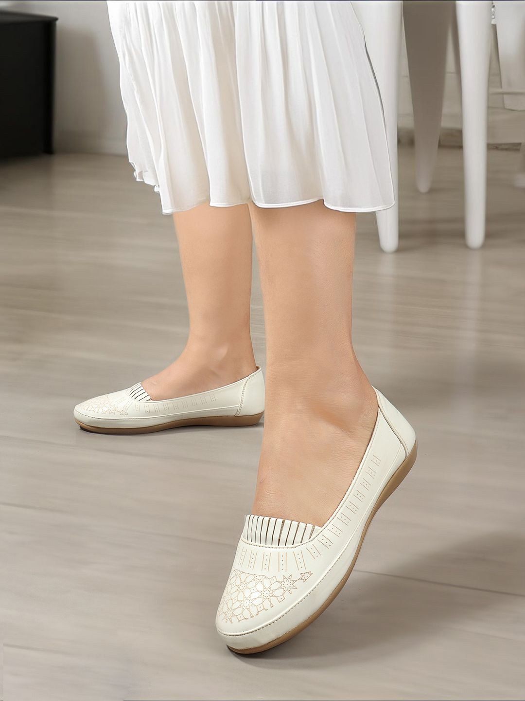 

Mast & Harbour Women Textured Slip-On Ballerinas, White