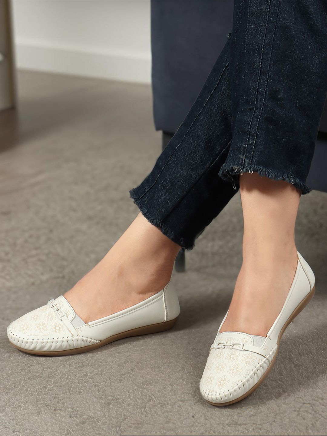 

Mast & Harbour Women Textured Ballerinas Flats, White