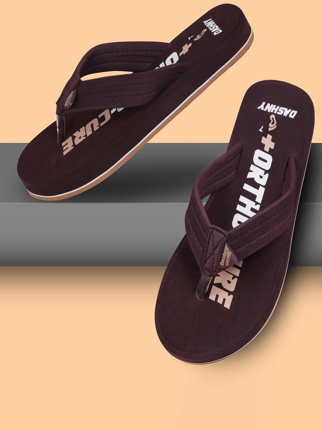 

DASHNY Men Printed Room Slippers, Brown