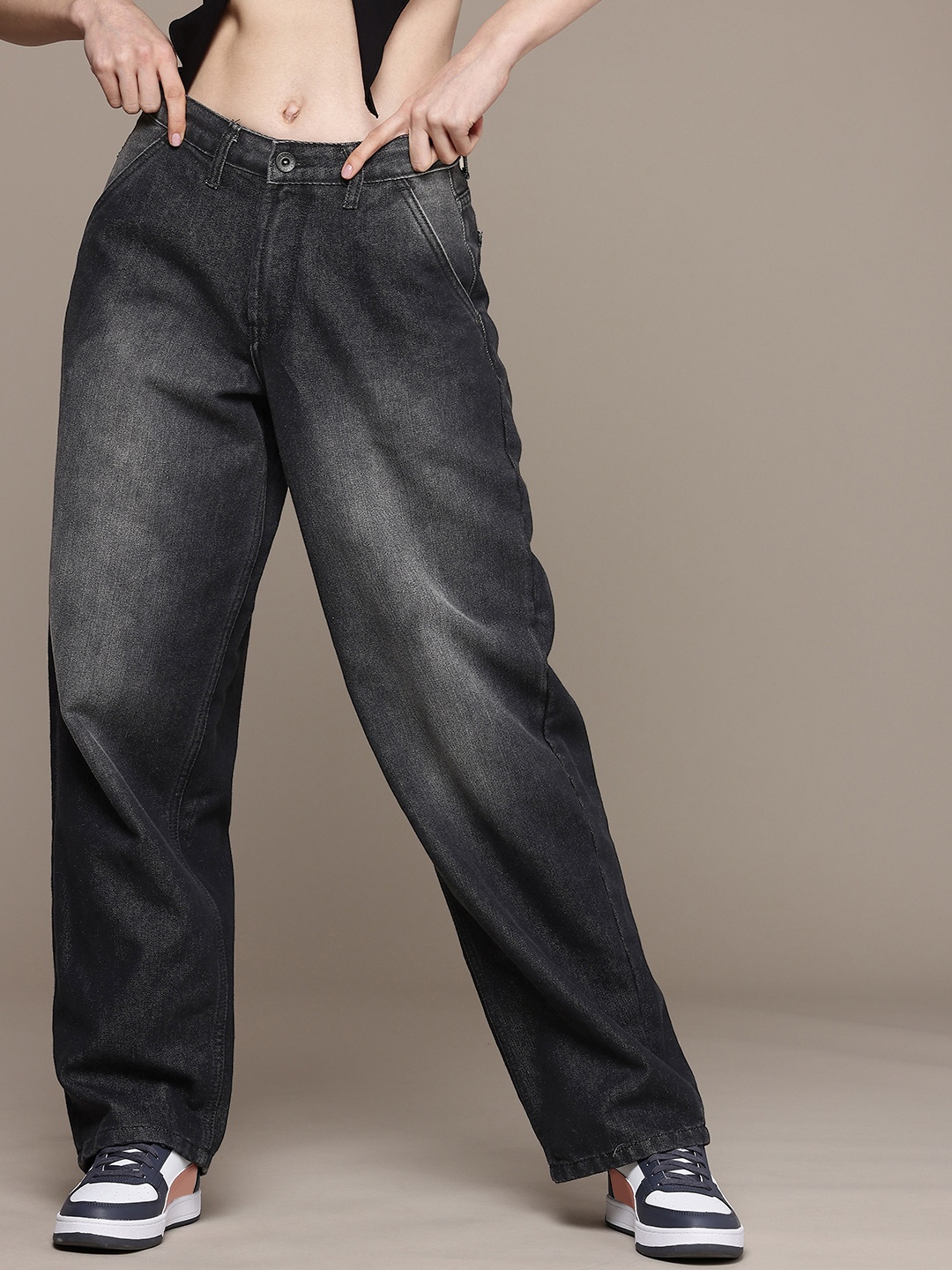 

The Roadster Life Co. Women Skater Fit Pure Cotton Jeans, Charcoal