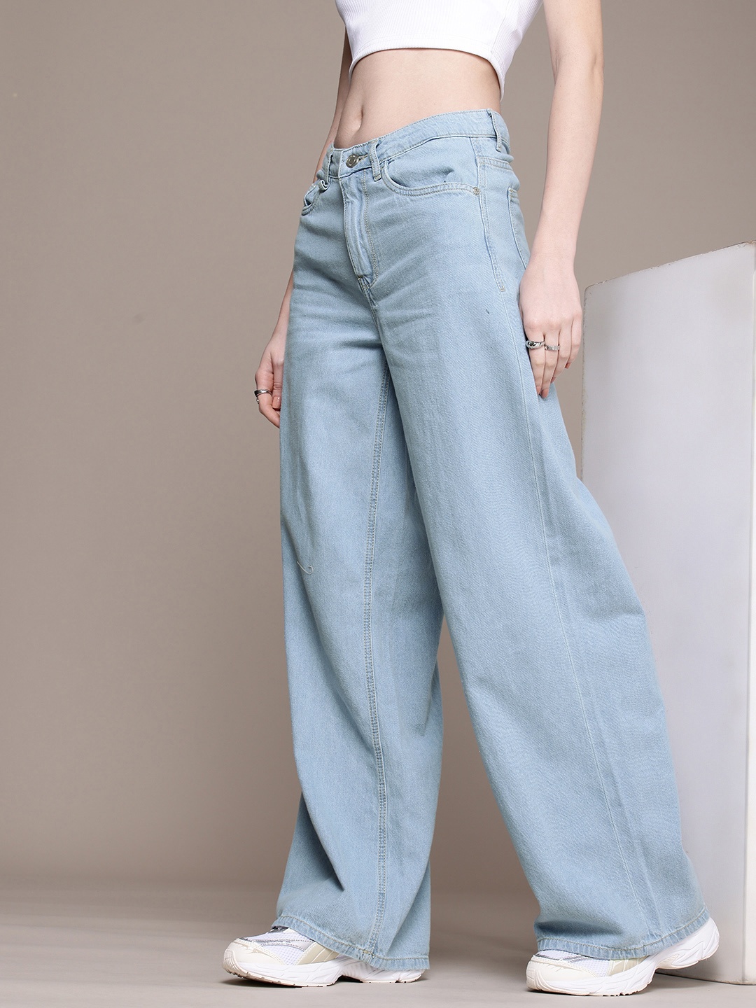 

The Roadster Life Co. Women Wide Leg Light Fade Pure Cotton Jeans, Blue