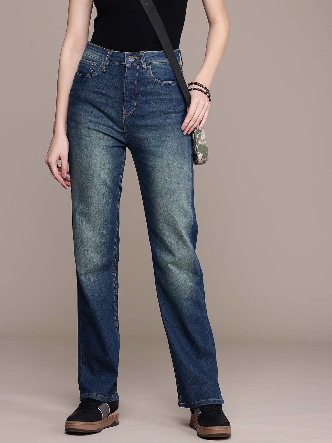 

The Roadster Life Co. Women Straight Fit High-Rise Heavy Fade Stretchable Jeans, Blue