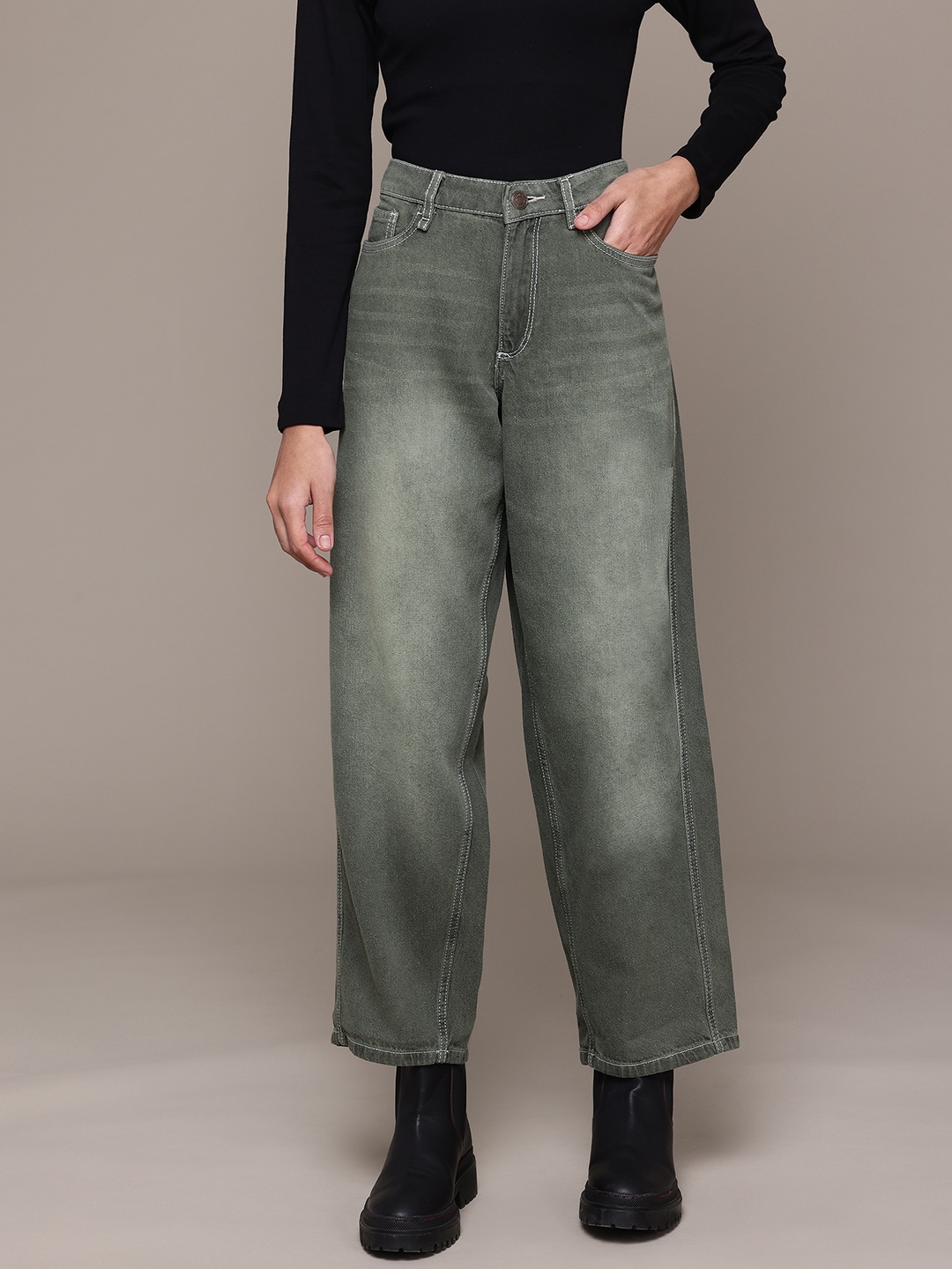 

The Roadster Life Co. Women Pure Cotton Skater Fit High-Rise Light Fade Jeans, Olive