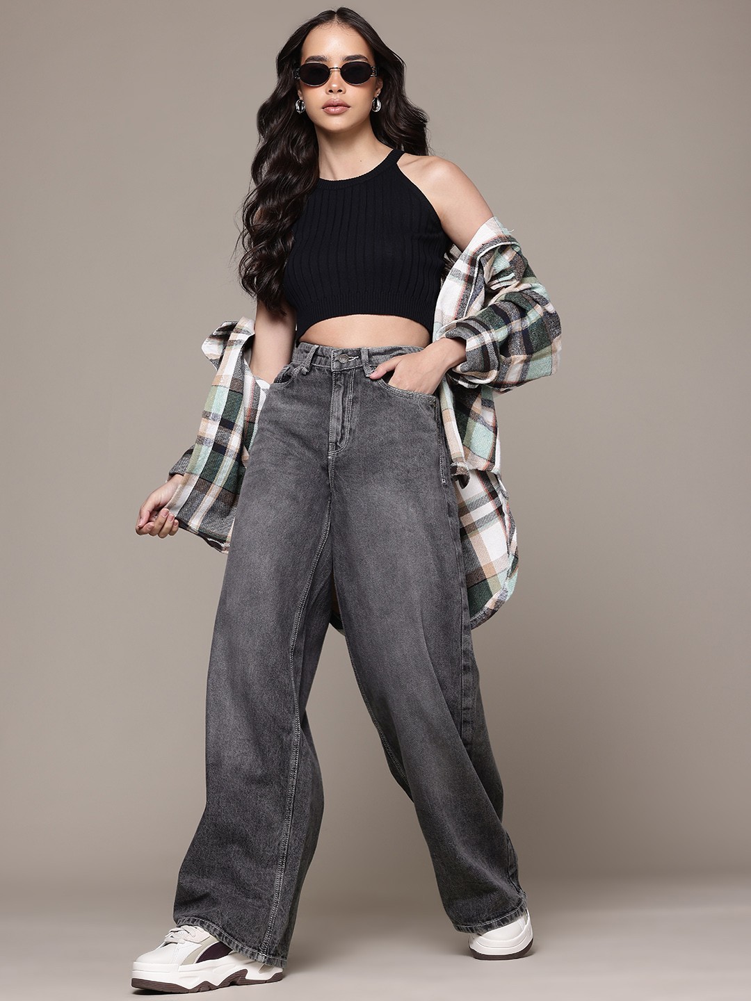 

The Roadster Life Co. Women Baggy Wide Leg High-Rise Heavy Fade Jeans, Charcoal