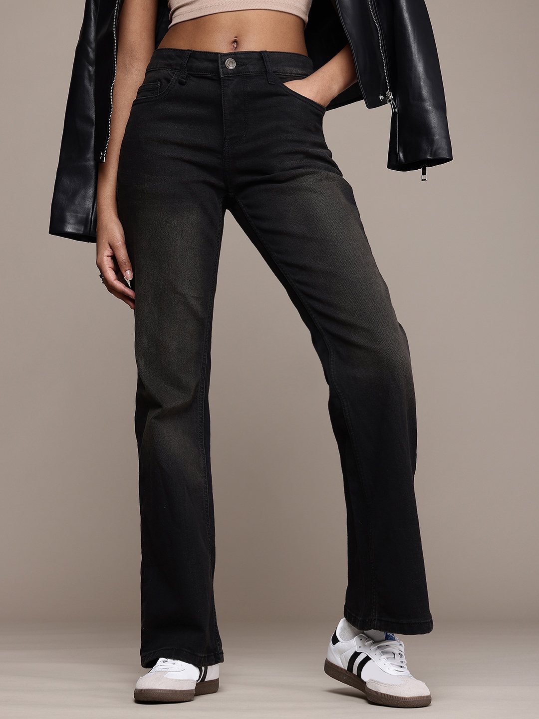 

The Roadster Life Co. Women Slim Flare Low-Rise Light Fade Stretchable Jeans, Black