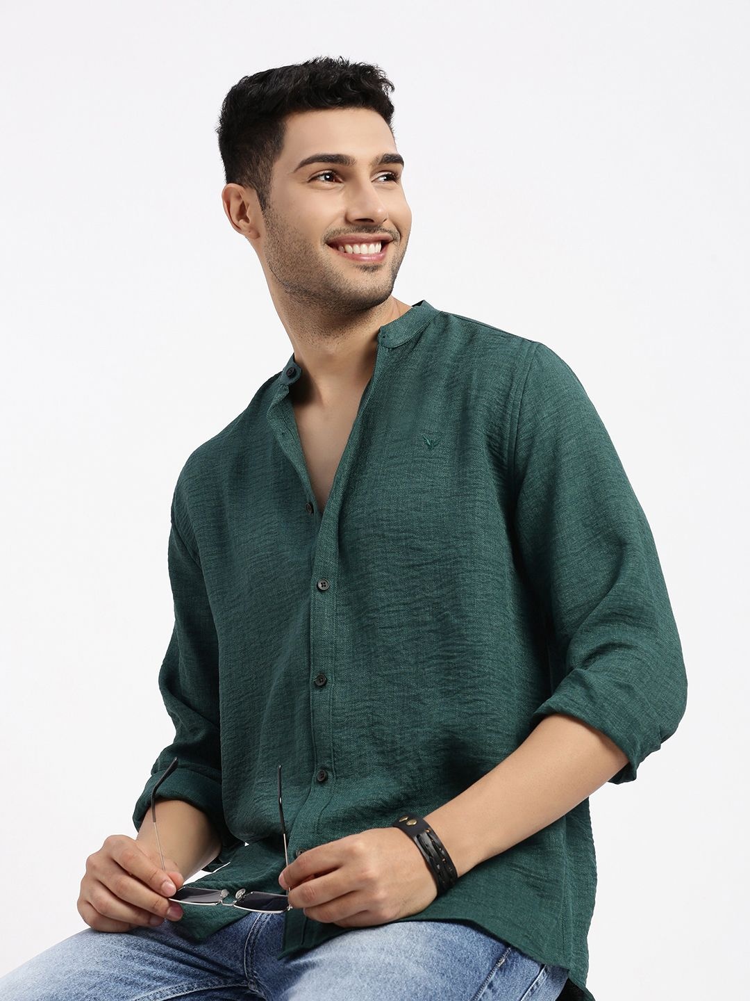 

SHOWOFF Men Standard Mandarin Collar Solid Cotton Slim Fit Casual Shirt, Green