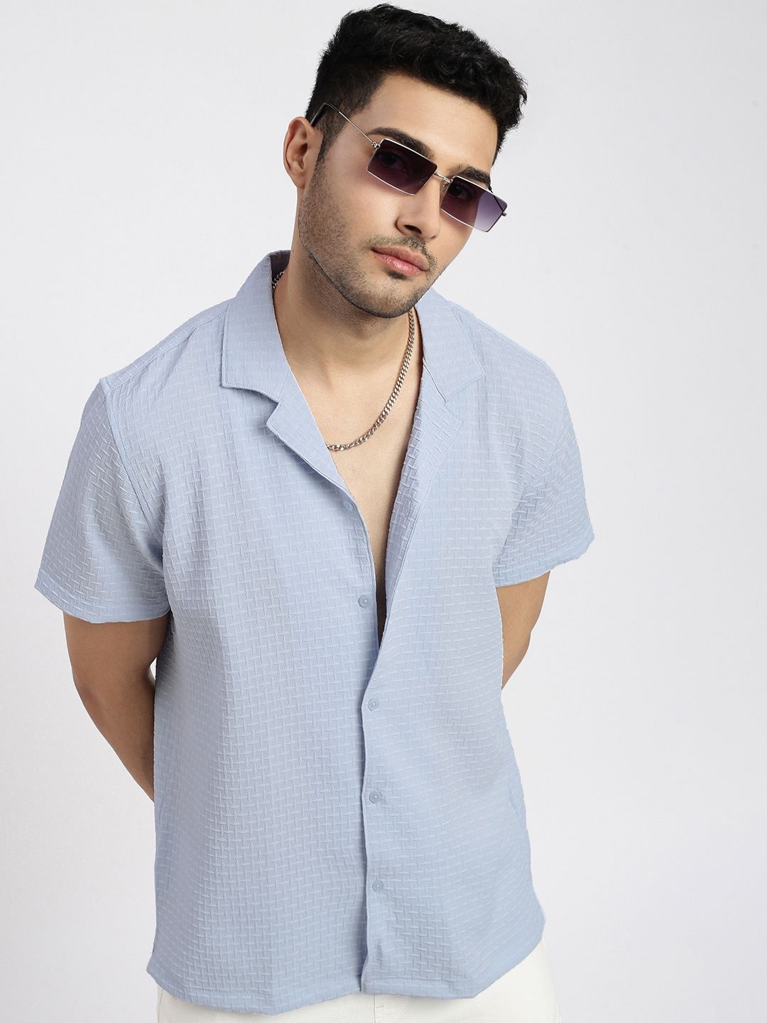 

SHOWOFF Men Comfort Cuban Collar Solid Crepe Relaxed Fit Casual Shirt, Blue