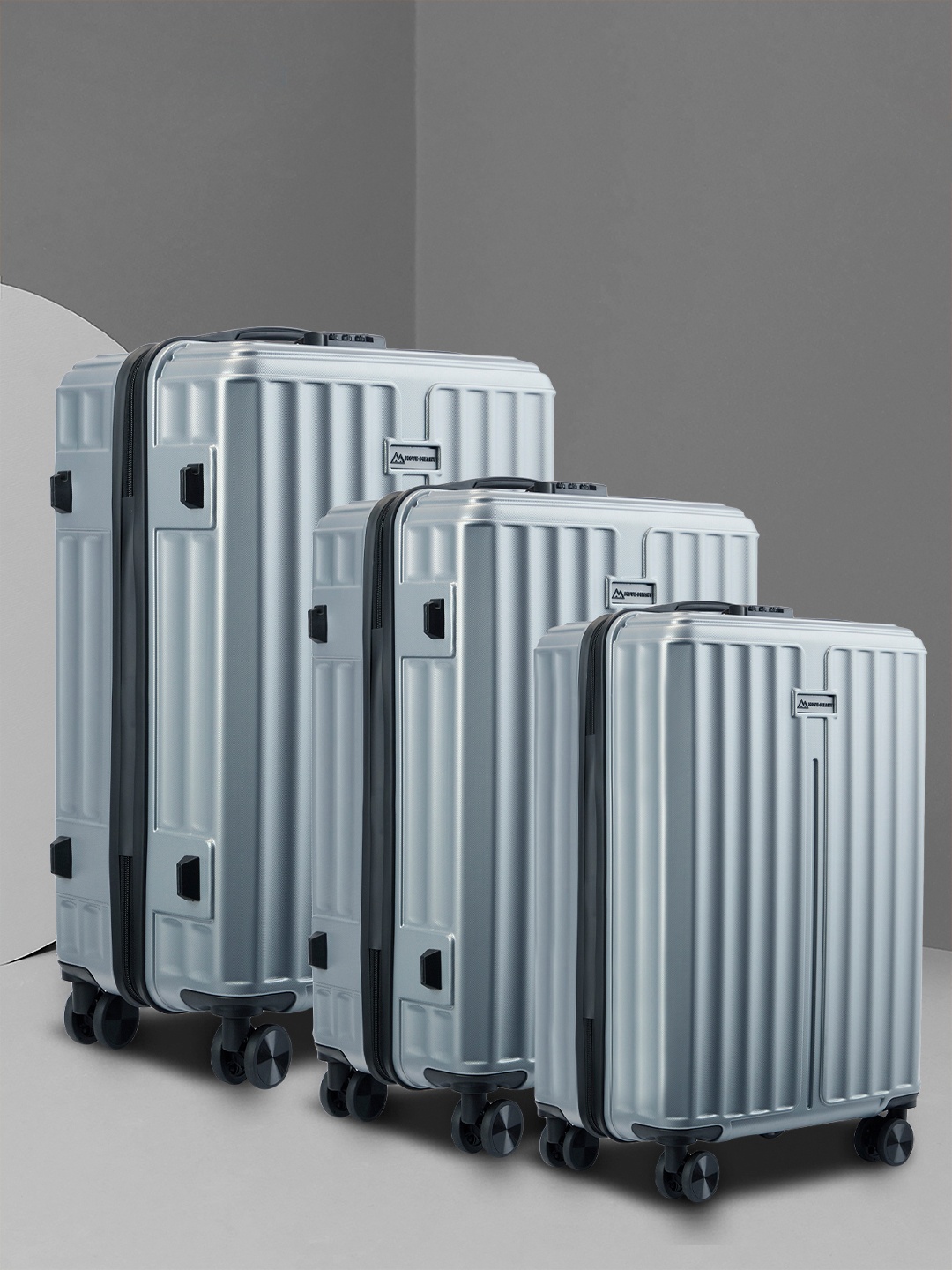 

MOVE-MEANT Set Of 3 8 Wheel Hard Small, Medium & Large Trolley Suitcase, Silver