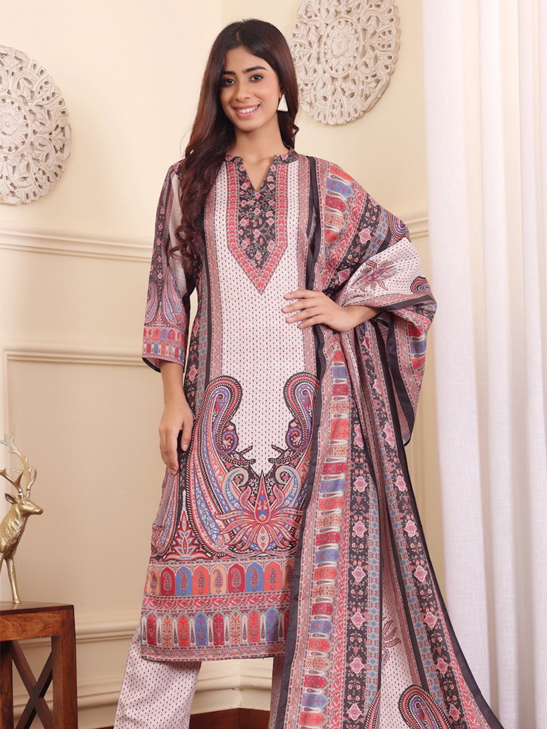 

Varanga Red Paisley Printed Mandarin Collar Straight Kurta With Trousers & Dupatta