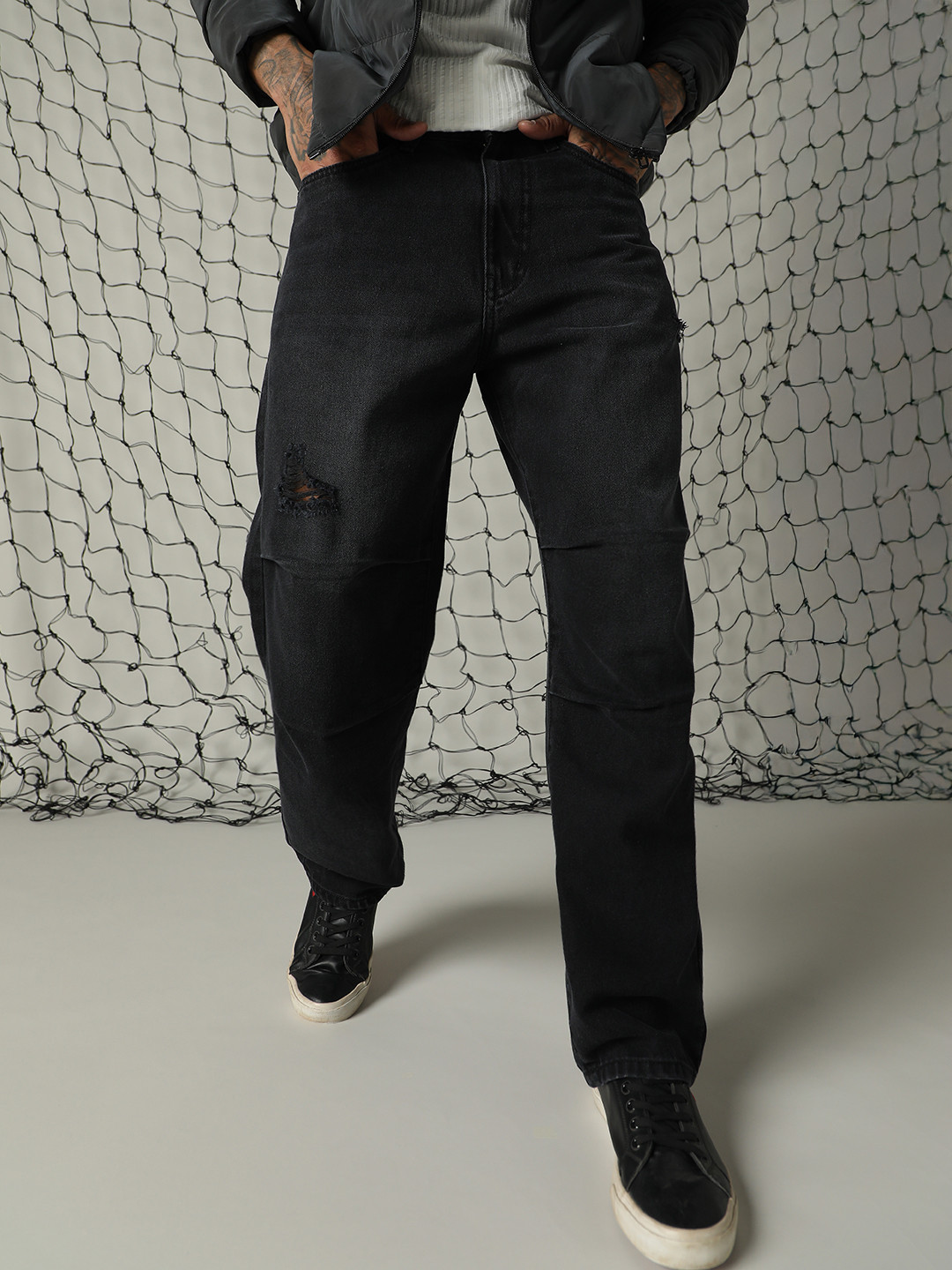 

Hubberholme Men Loose Fit Mildly Distressed Relaxed Baggy Fit Heavy Faded Jeans, Black
