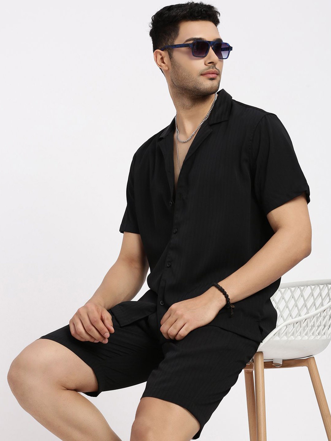 

SHOWOFF Cuban Collar Shirt With Shorts, Black
