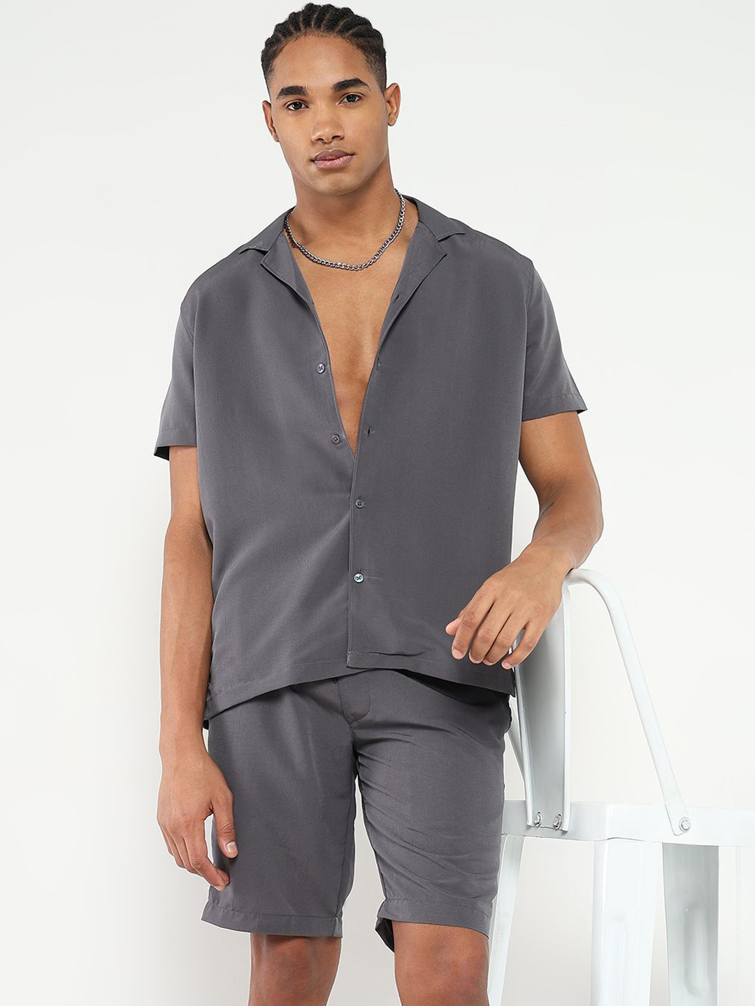 

SHOWOFF Cuban Collar Shirt With Shorts, Grey