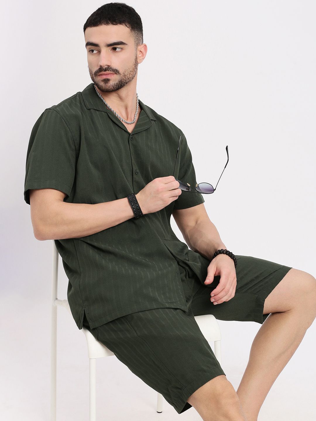 

SHOWOFF Cuban Collar Shirt & Shorts, Olive