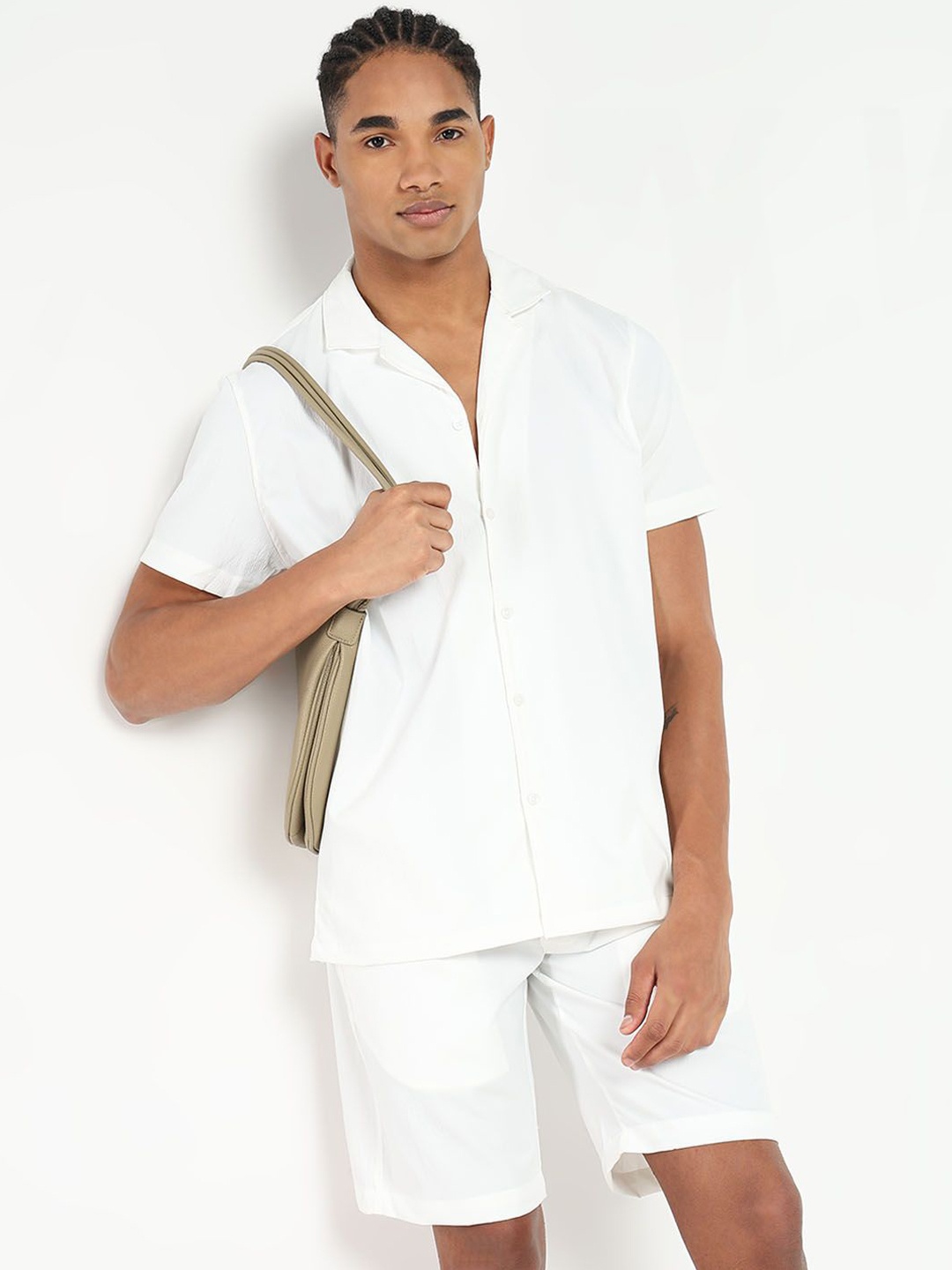 

SHOWOFF Cuban Collar Shirt With Shorts, White