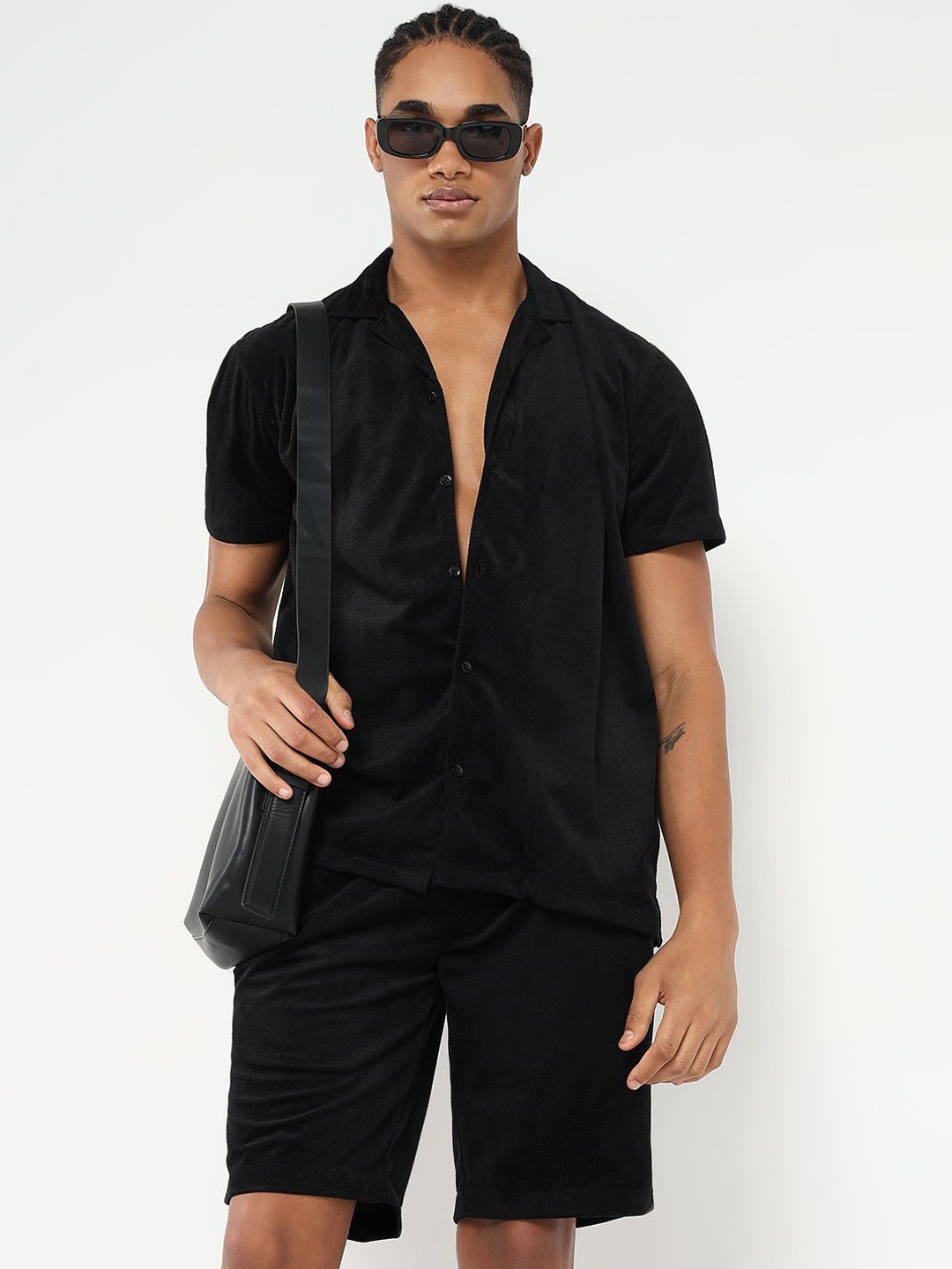 

SHOWOFF Cuban Collar Shirt & Shorts, Black