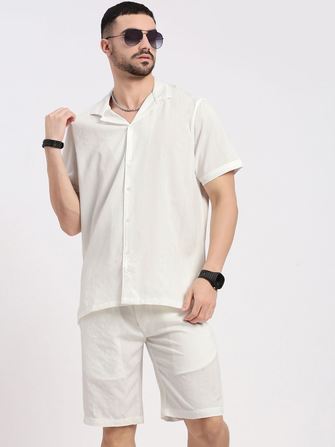 

SHOWOFF Cuban Collar Shirt With Shorts, White