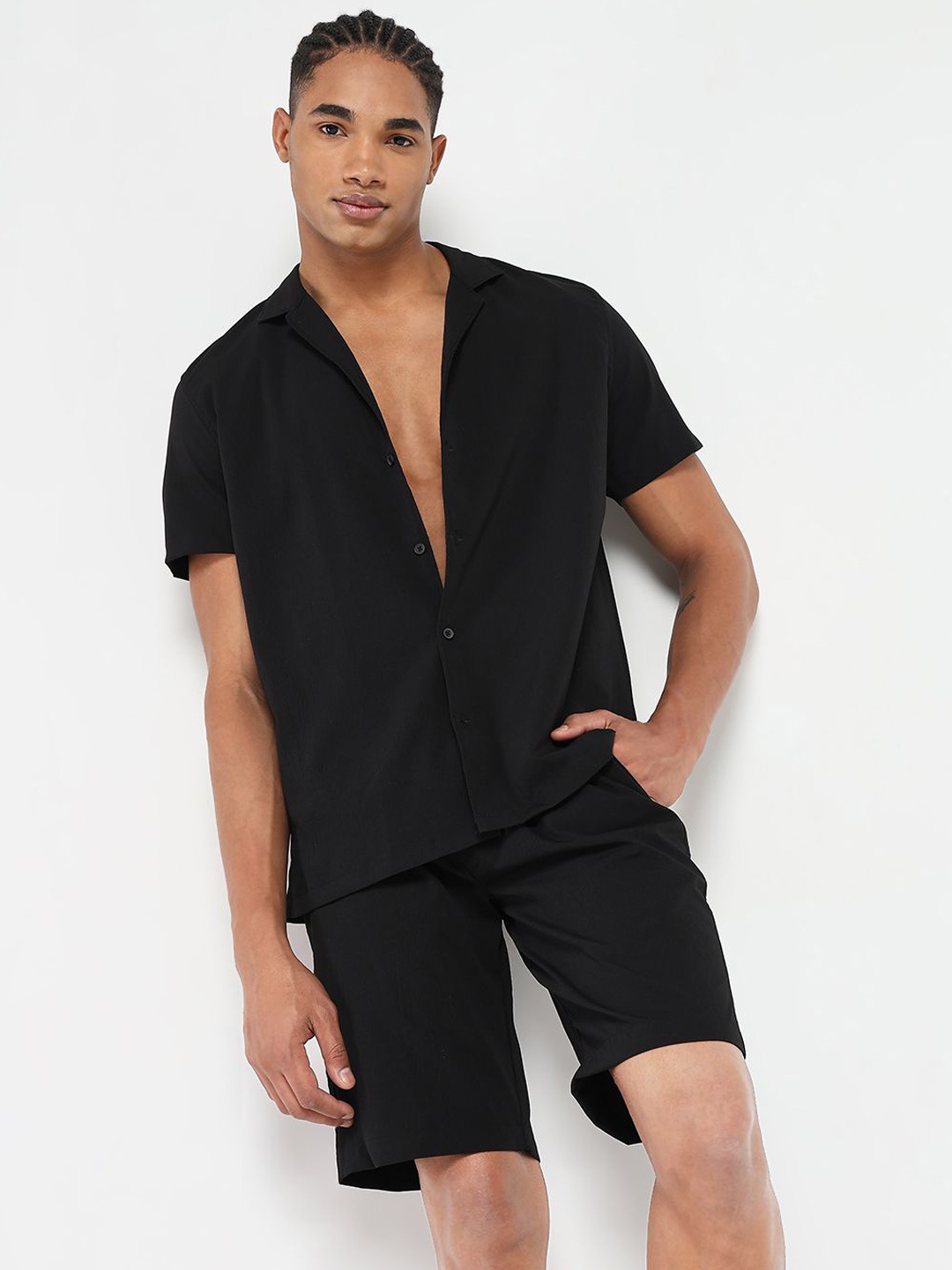 

SHOWOFF Cuban Collar Shirt & Shorts, Black