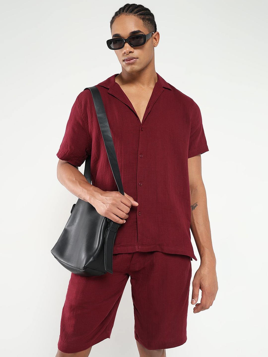 

SHOWOFF Cuban Collar Short Sleeves Shirt With Short, Maroon
