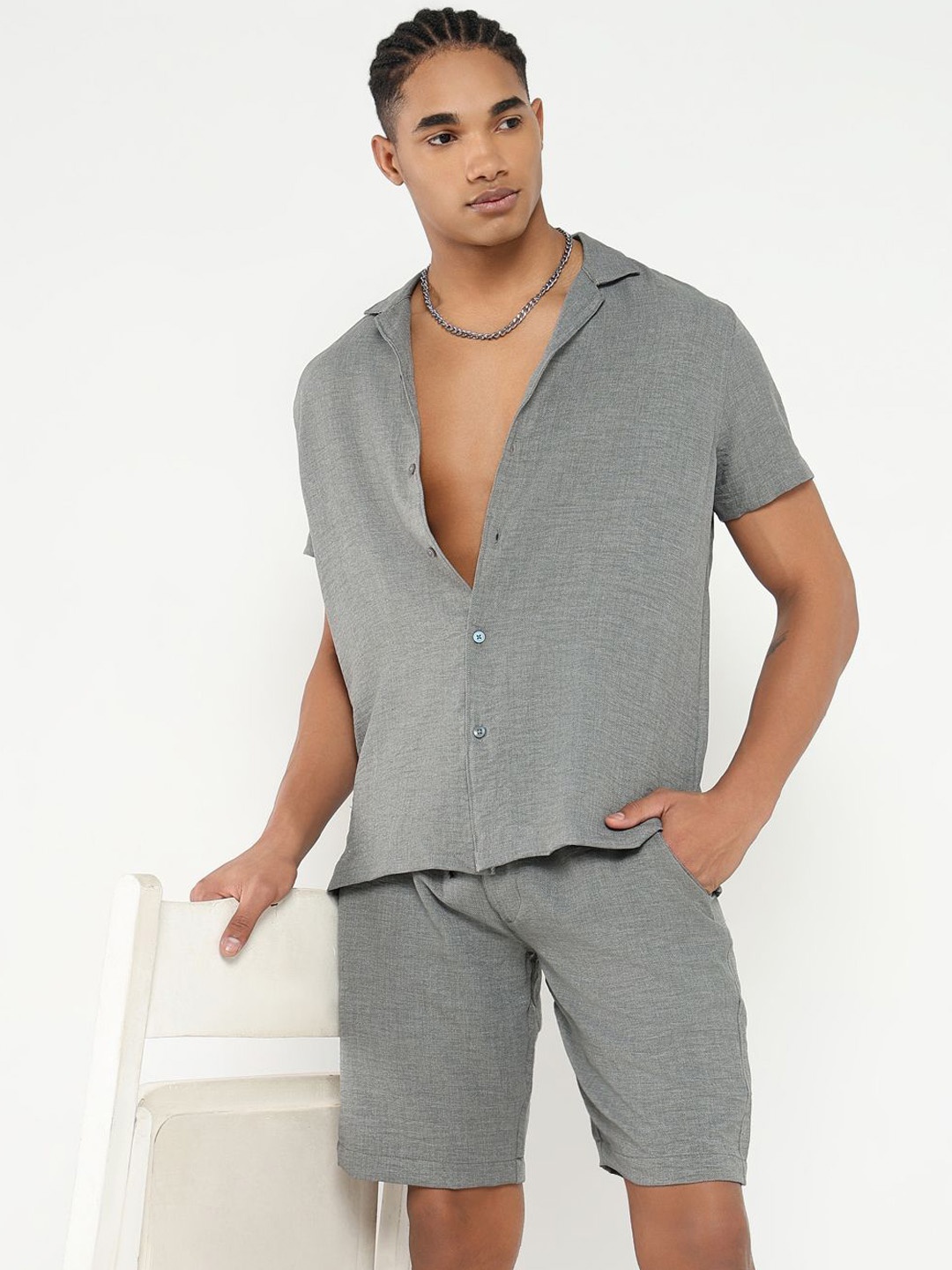 SHOWOFF Cuban Collar Short Sleeves Shirt With Short, Grey