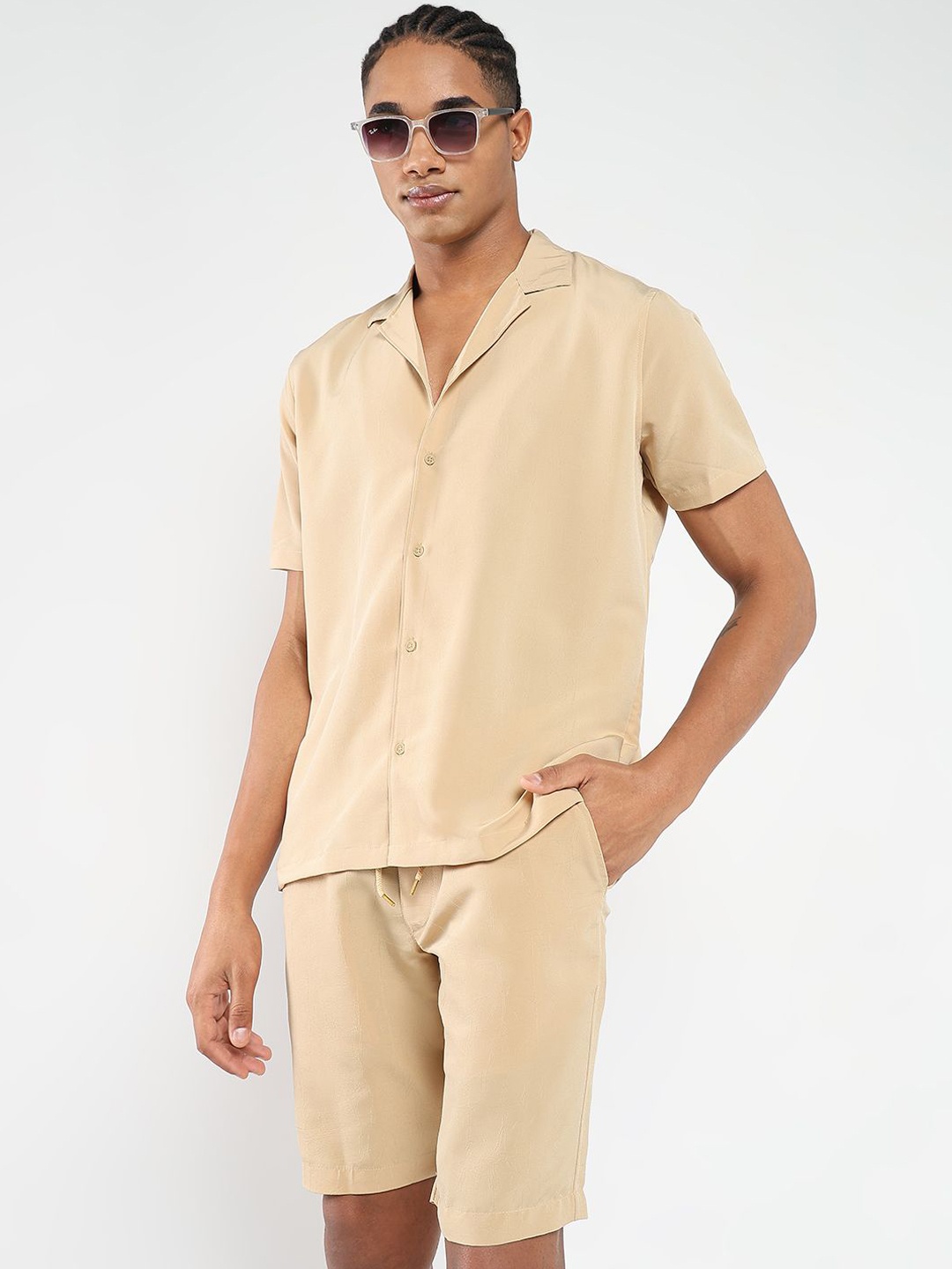 

SHOWOFF Cuban Collar Short Sleeves Shirt With Short, Beige