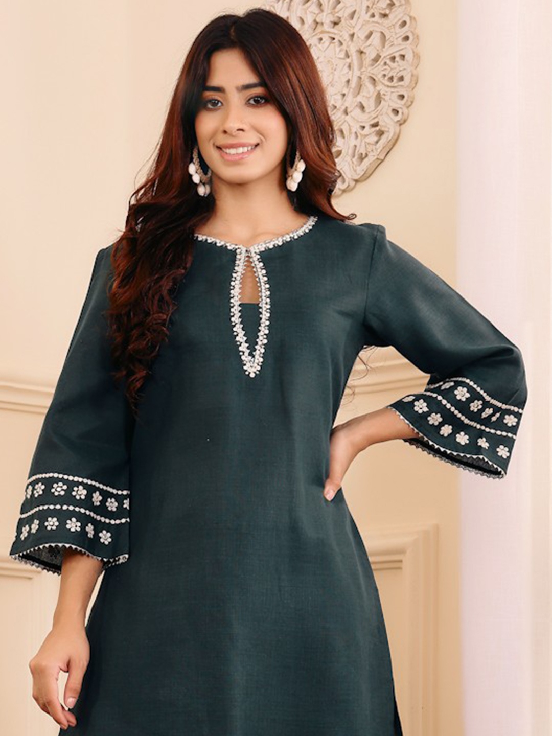 

Varanga Embroidered Straight Sequinned Kurta with Palazzos, Green