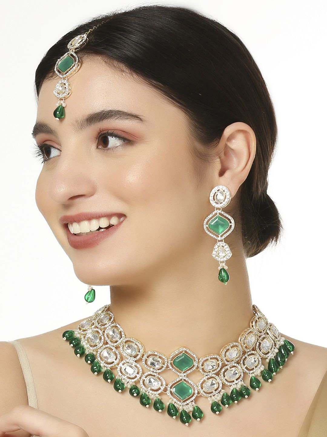 

OOMPH kundan Studded & Beaded Jewellery Set, Gold