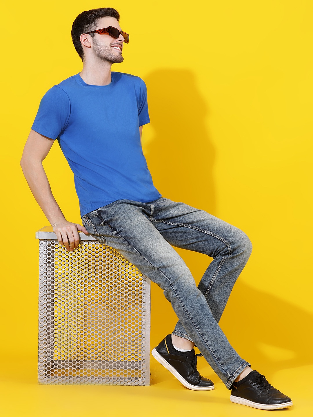 

Belliskey Men Slim Fit Light Fade Jeans, Blue