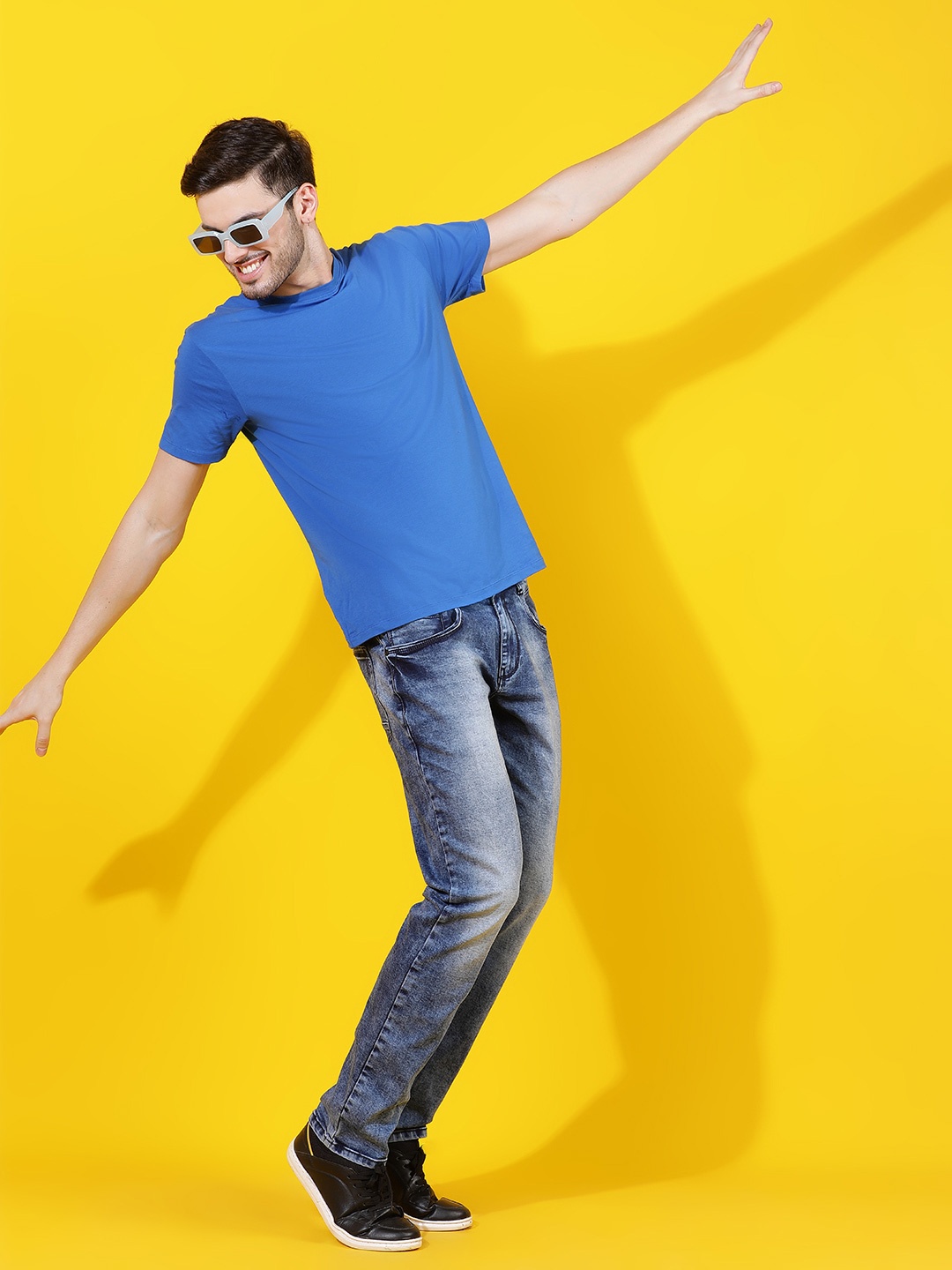 

Belliskey Men Slim Fit Light Fade Jeans, Blue